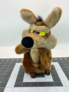 Vintage 1993 Wile E Coyote Hand Puppet Looney Tunes Plush